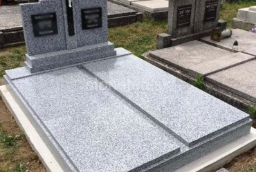 Dvojhrob zo žuly Francúzsky Tarn