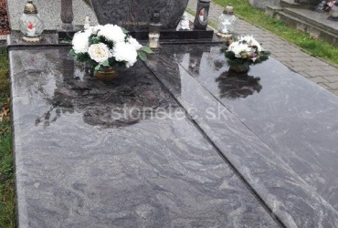 Dvojhrob Paradiso Classico zmontovaný v Senci