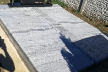 Dvojhrob zo žuly Viscon White