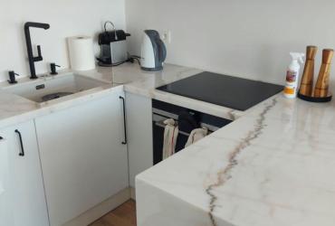 Kuchyňa z prírodného kameňa Crystal White 2