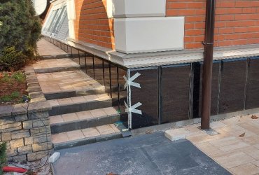 Obloženie stien terasy domu z mramoru, v Bratislave 5
