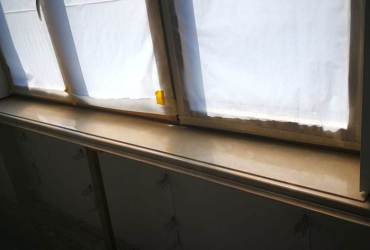 Parapet z prírodného mramora