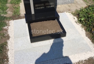 Urnový hrob Absolute Black