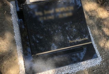 Urnový hrob zo žuly VP Black